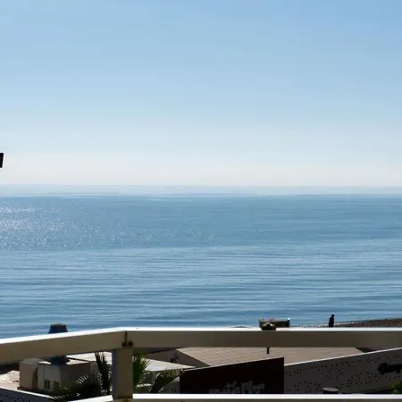Apartment Paradise On The Seafront In