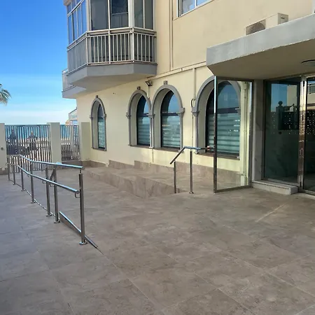 Apartment Paradise On The Seafront In